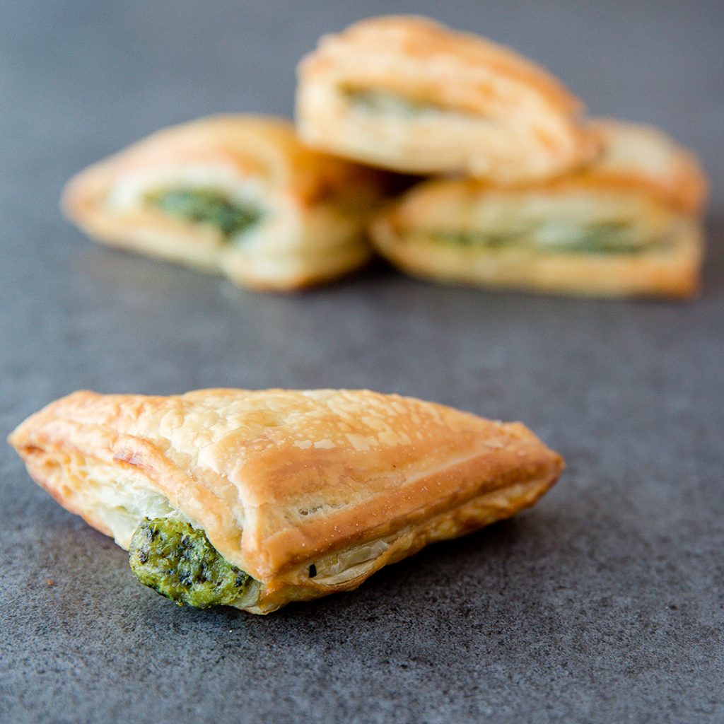 Spinach, ricotta & feta parcels – Tassels Catering